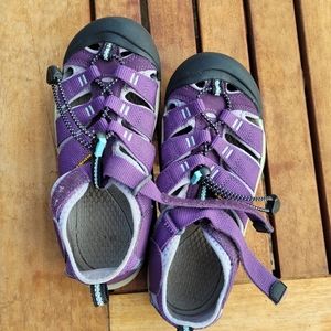 Kids keen sandals